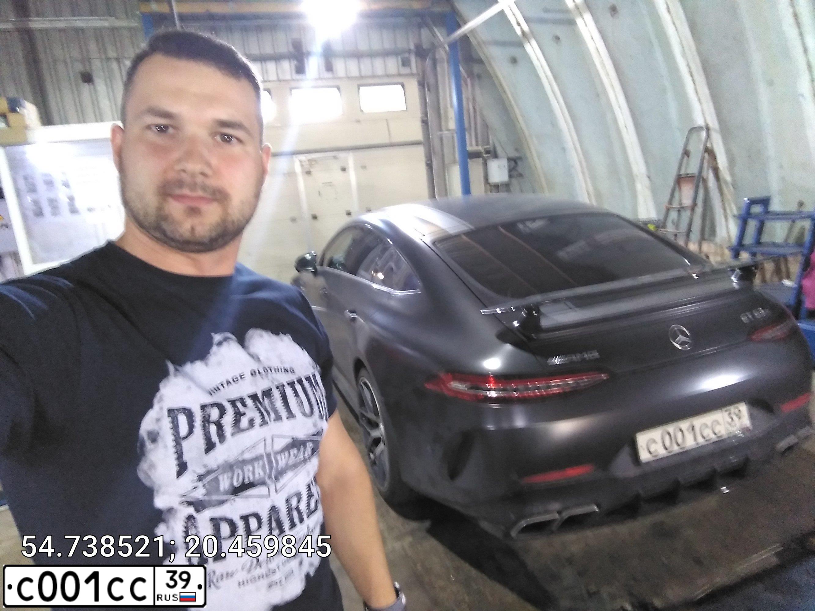 Фото автомобиля BMW M6, 2013 — госномер Т666РХ777. Цвет: синий