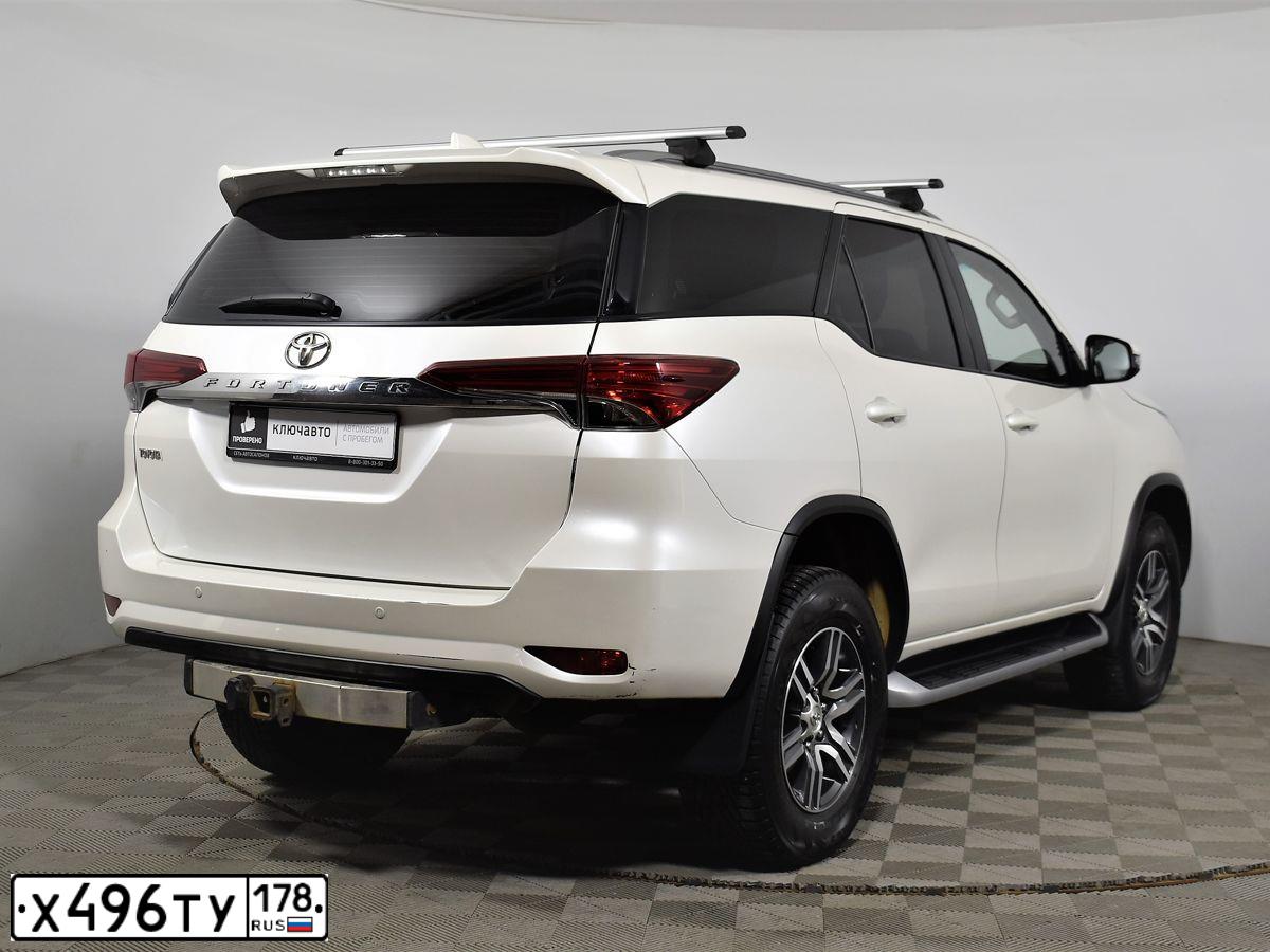 Фото автомобиля TOYOTA FORTUNER, 2017 — госномер Н401СО198