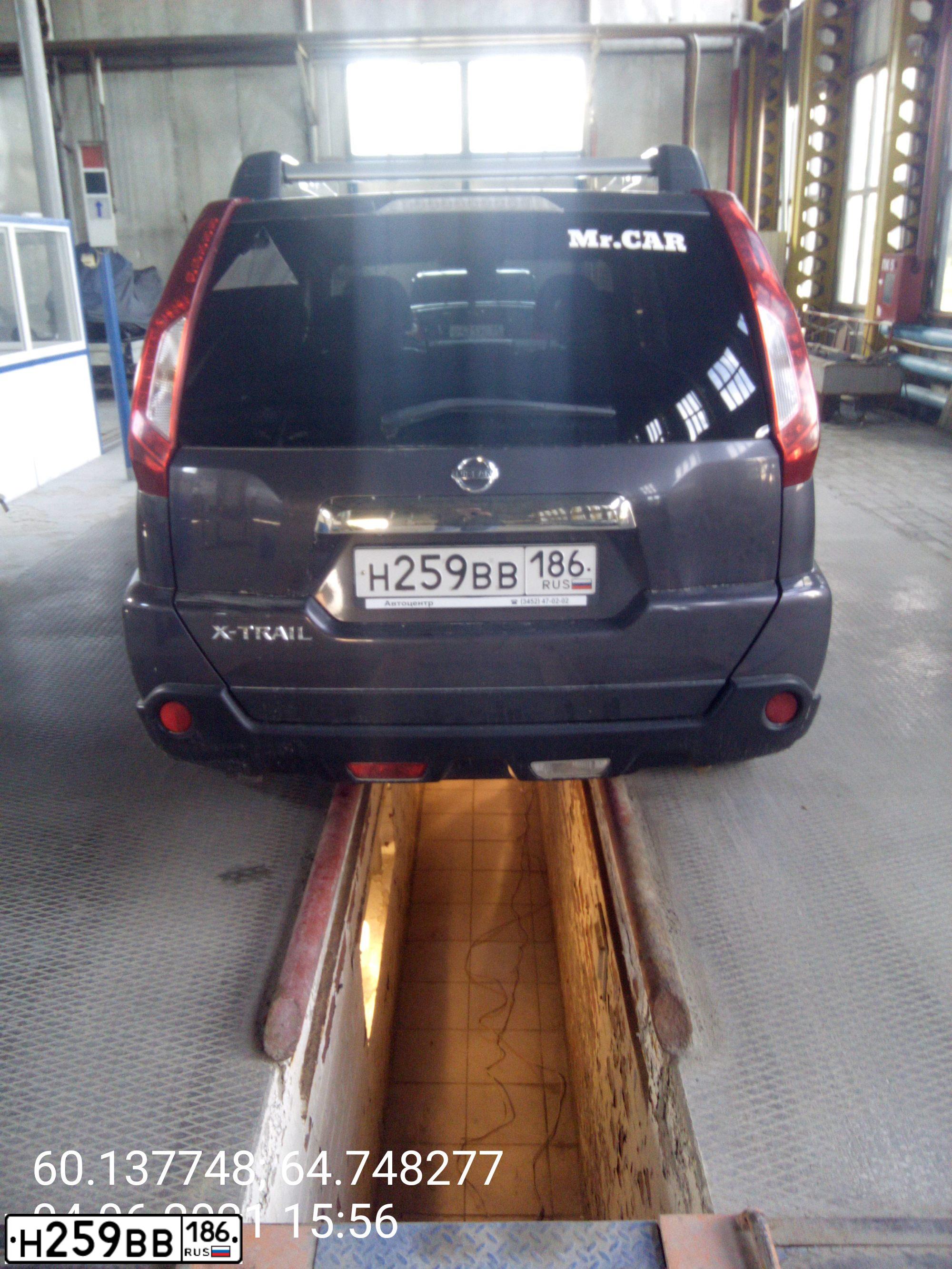 Фото автомобиля NISSAN X-TRAIL, 2011 — госномер О325ТК86. Цвет: СЕРО-СИРЕНЕВЫЙ