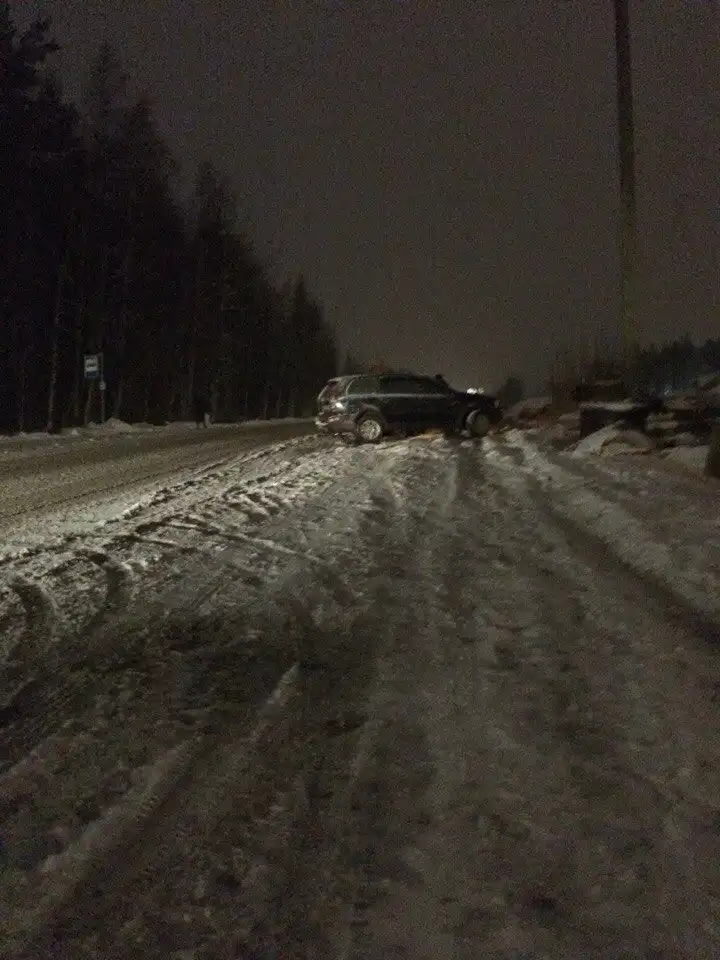 Фото автомобиля VOLVO XC90, 2005 — госномер Н308АВ790. Цвет: ЧЕРНЫЙ