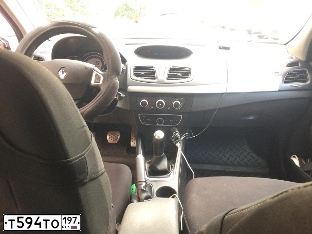 Фото автомобиля RENAULT MEGANE, 2012 — госномер Н469ХА32. Цвет: БЕЖЕВЫЙ