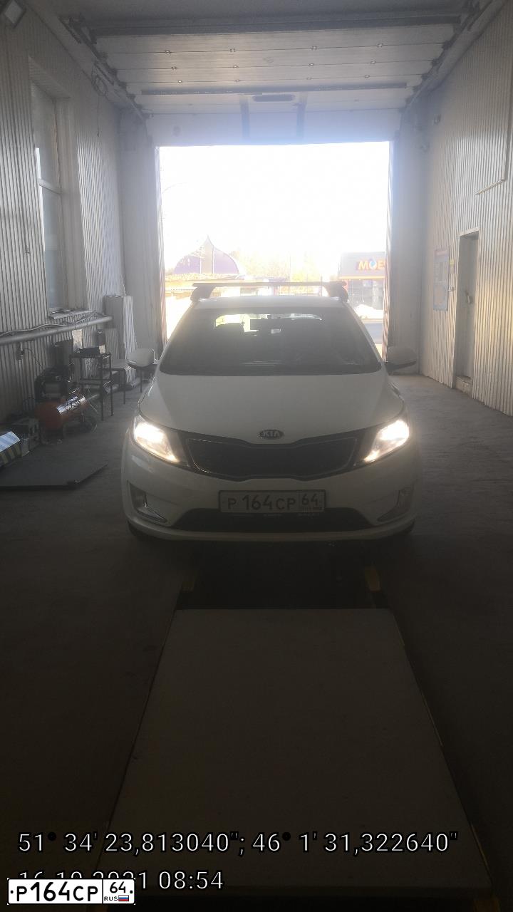 Фото автомобиля LADA 2110 LADA, 2005 — госномер Р164СР64. Цвет: СВЕТЛО-СЕРЕБРИСТЫЙ МЕТАЛЛ