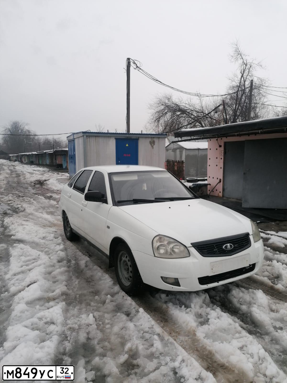 Фото автомобиля LADA 2172 PRIORA, 2009 — госномер М849УС32. Цвет: Белый