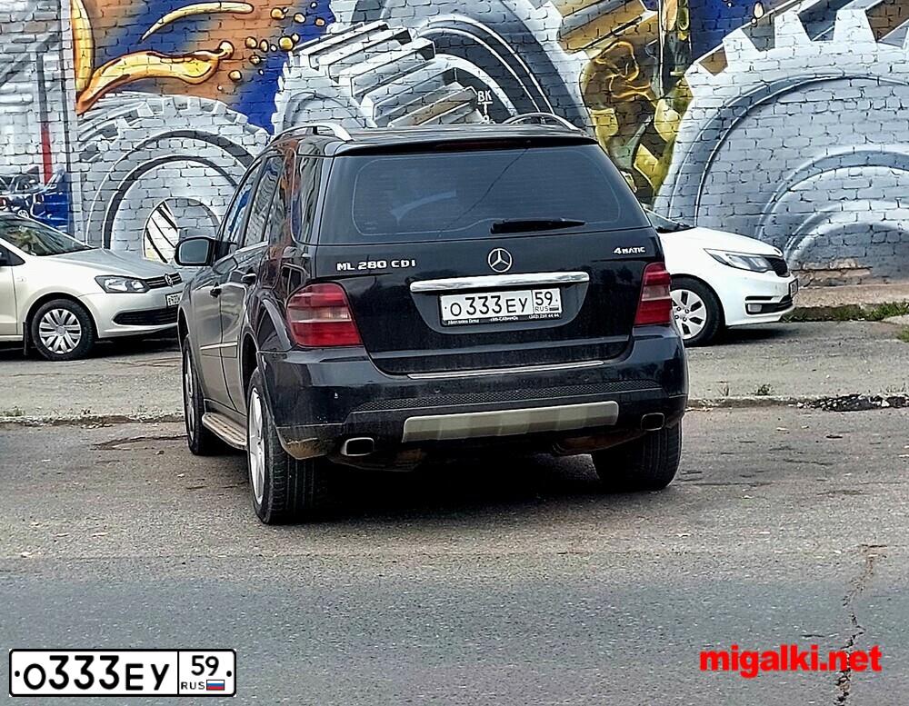 Фото автомобиля MERCEDES E-KLASSE, 1999 — госномер М106ЕХ159. Цвет: СЕРЕБРИСТЫЙ