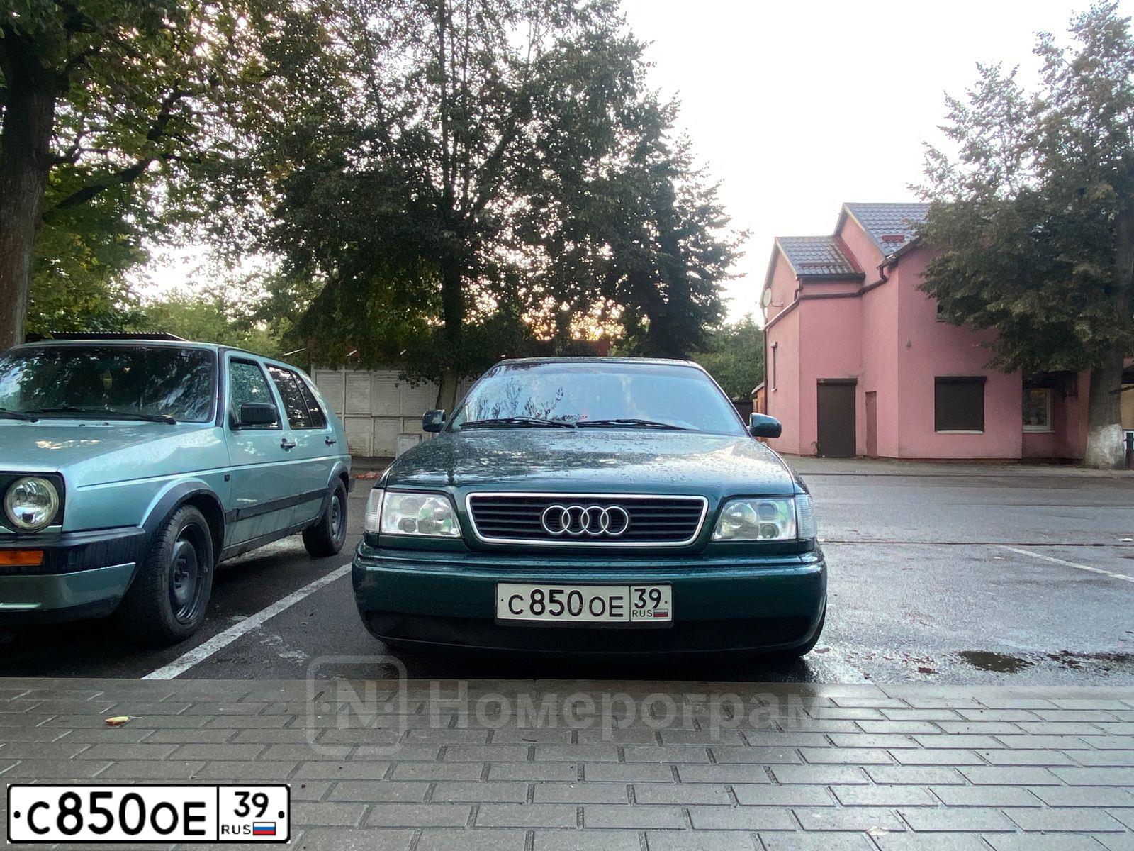 Фото автомобиля AUDI 100, 1984 — госномер С850ОЕ39. Цвет: ЗЕЛЕНЫЙ