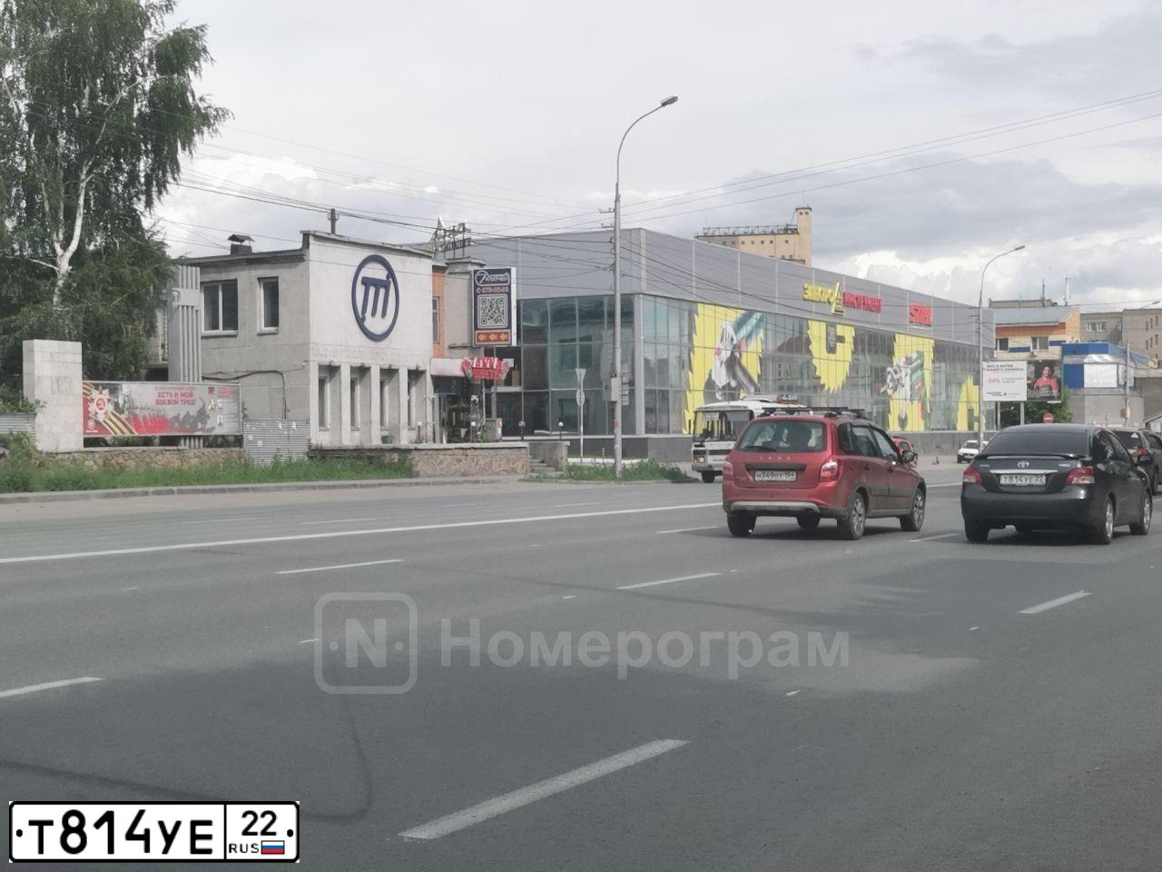 Фото автомобиля TOYOTA YARIS, 2008 — госномер Т814УЕ22. Цвет: СЕРЫЙ