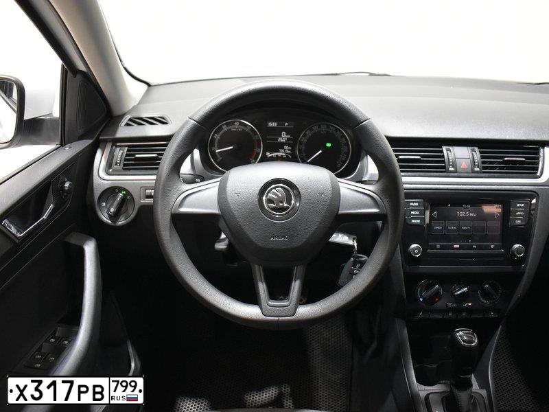 Фото автомобиля SKODA RAPID, 2019 — госномер Х317РВ799. Цвет: Белый