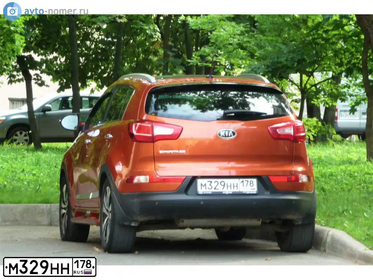 Фото автомобиля KIA SPORTAGE, 2012 — госномер М329НН178. Цвет: ОРАНЖЕВЫЙ