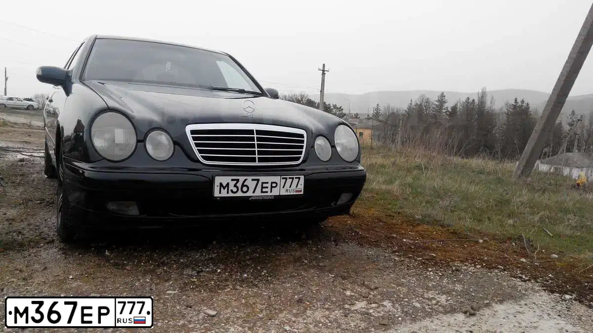 Фото автомобиля МЕРСЕДЕС-БЕНЦ E200, 1999 — госномер А802ОМ83. Цвет: ЧЕРНЫЙ