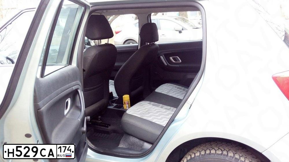 Фото автомобиля SKODA FABIA, 2009 — госномер К694КО774. Цвет: СВЕТЛО-СЕРО-ЗЕЛЕНЫЙ