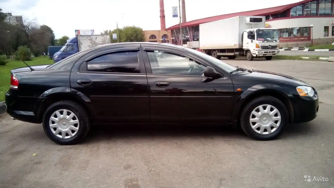 Фото автомобиля CHRYSLER SEBRING, 2006 — госномер Н560ЕВ799. Цвет: ЧЕРНЫЙ