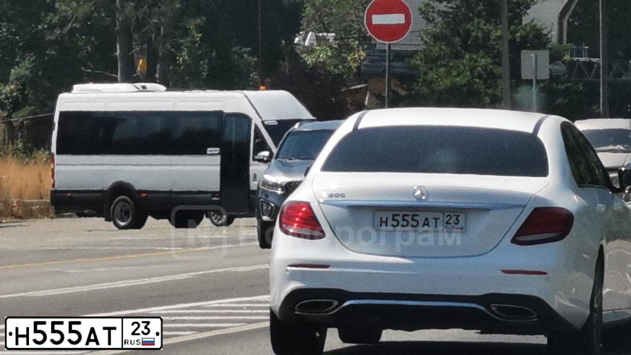 Фото автомобиля TOYOTA CAMRY, 2012 — госномер Н555АТ23. Цвет: ЧЕРНЫЙ