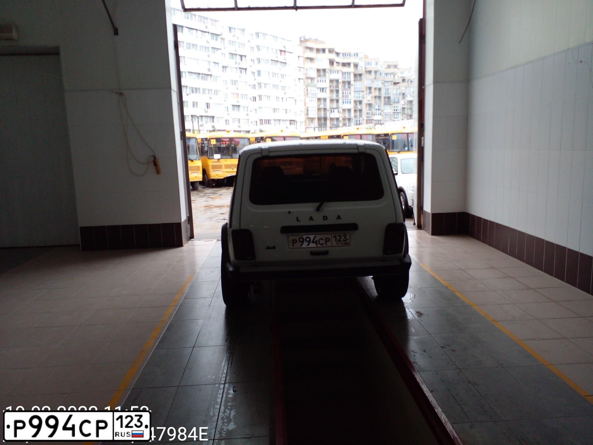 Фото автомобиля LADA 2121 NIVA, 2016 — госномер У087ВС193. Цвет: Белый