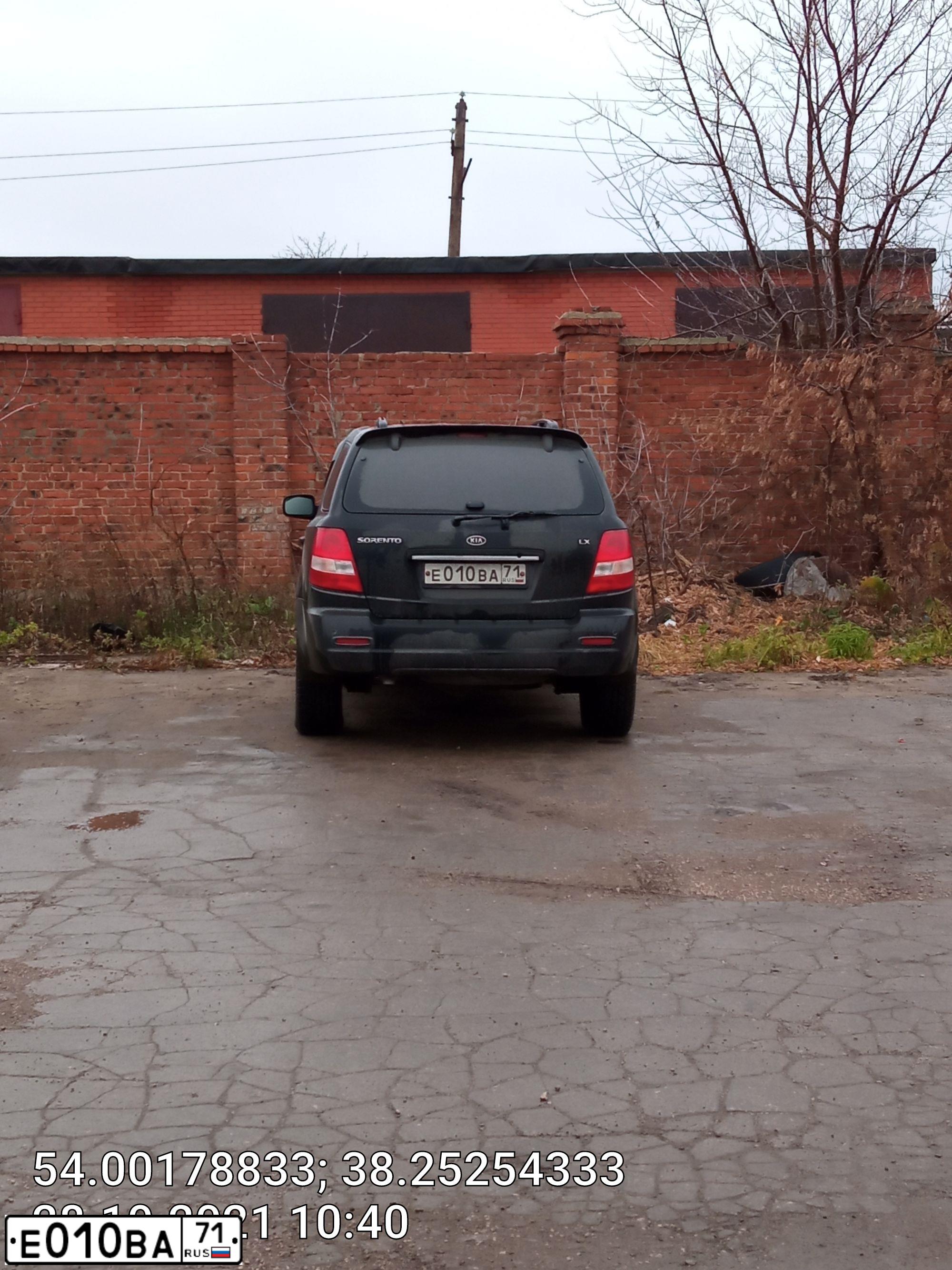 Фото автомобиля KIA SORENTO, 2005 — госномер Е010ВА71. Цвет: ЧЕРНЫЙ