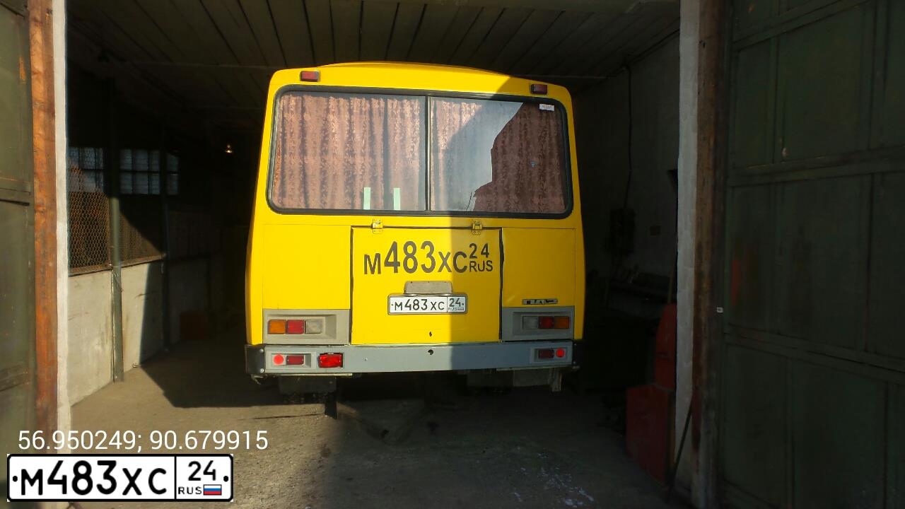 Фото автомобиля PAZ 3205, 2007 — госномер М483ХС24. Цвет: ЖЕЛТЫЙ