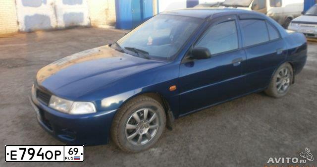 Фото автомобиля MITSUBISHI LANCER, 1998 — госномер Х850МР50. Цвет: СИНИЙ