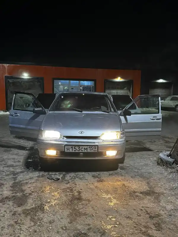 Фото автомобиля LADA 2114 SAMARA, 2008 — госномер Н153СМ159. Цвет: СВЕТЛО-СЕРЕБРИСТЫЙ МЕТАЛЛ