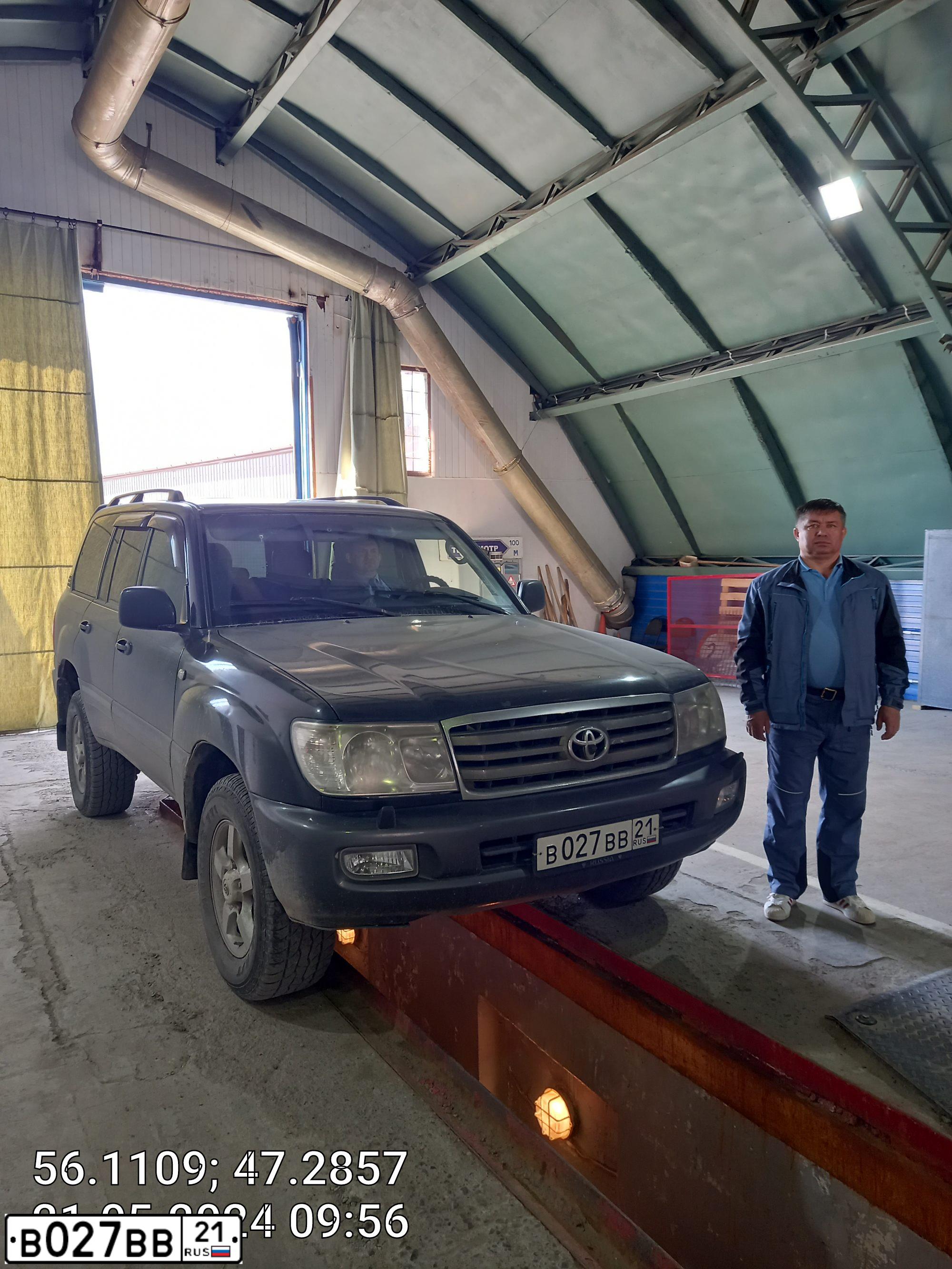Фото автомобиля MITSUBISHI PAJERO, 1997 — госномер В027ВВ21. Цвет: ЗЕЛЕНЫЙ