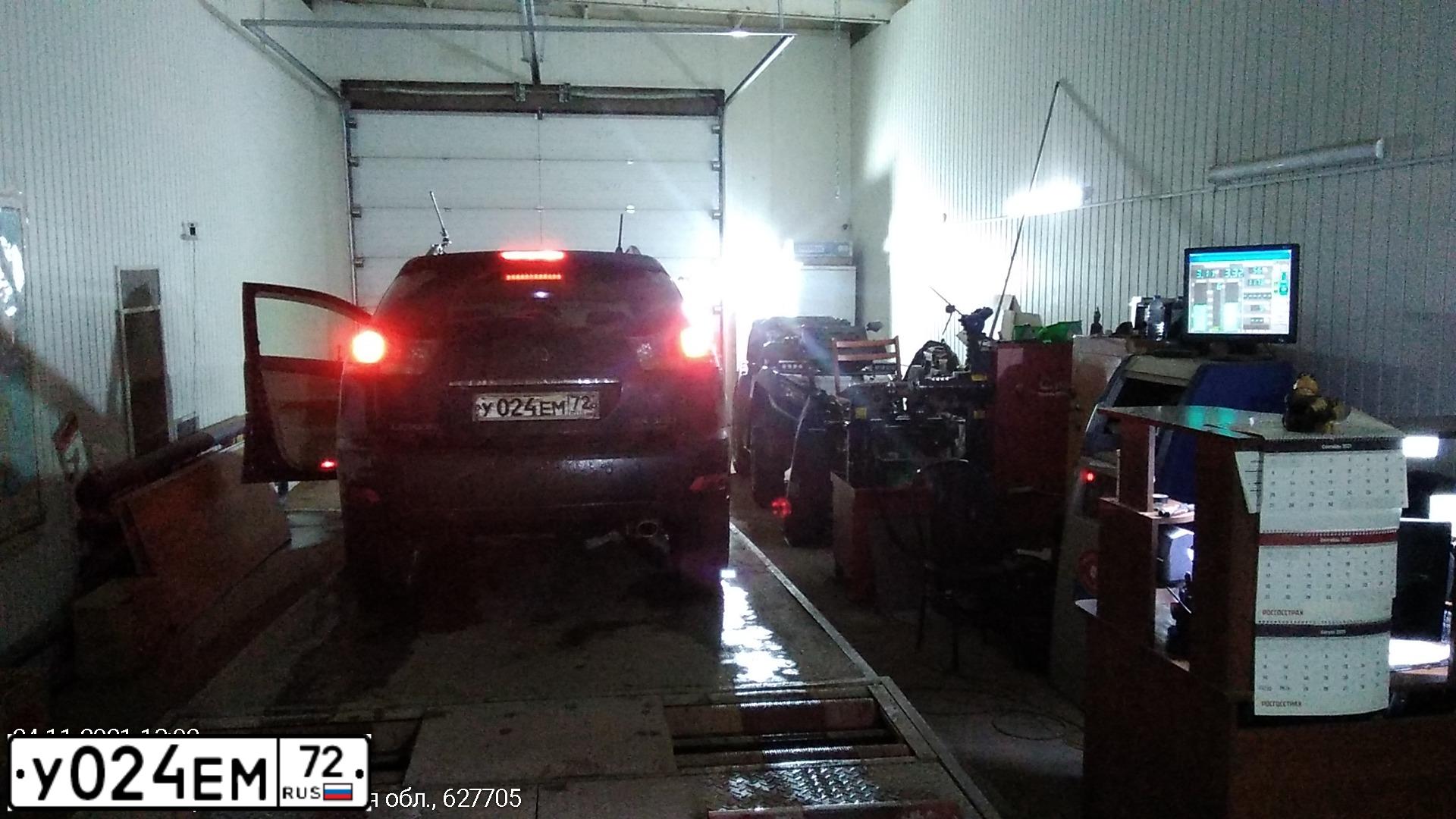 Фото автомобиля LEXUS RX, 2005 — госномер В016ТЕ72. Цвет: ТЕМНО-СИНИЙ