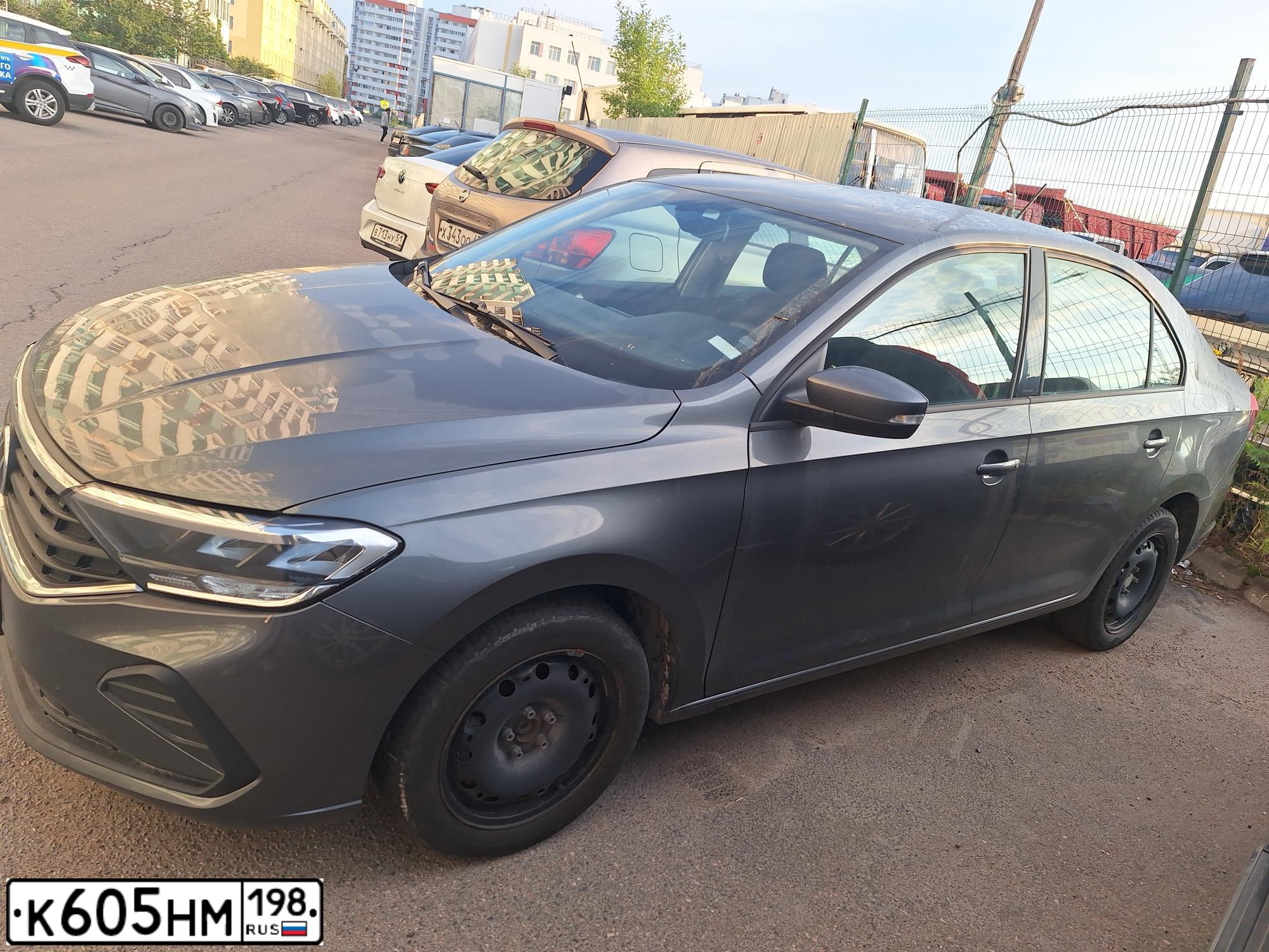 Фото автомобиля VOLKSWAGEN POLO, 2020 — госномер К605НМ198. Цвет: СЕРЫЙ