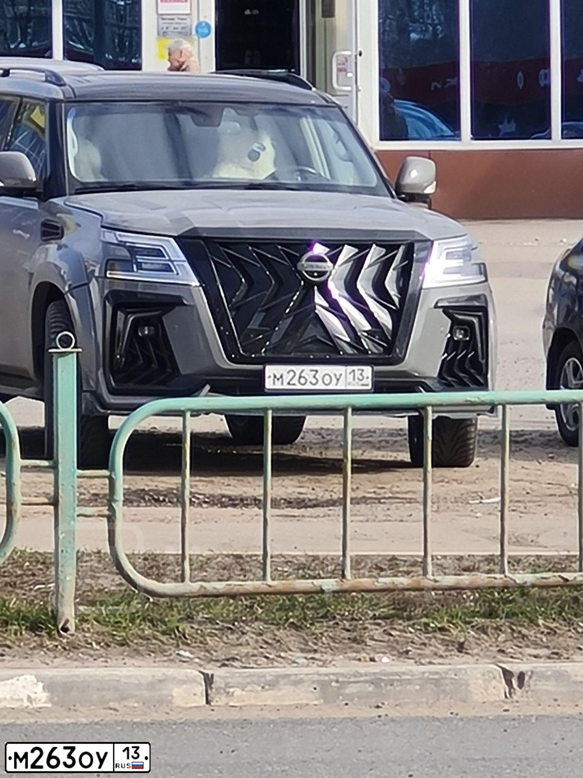 Фото автомобиля NISSAN PATROL, 2010 — госномер О209СК196. Цвет: СЕРЫЙ