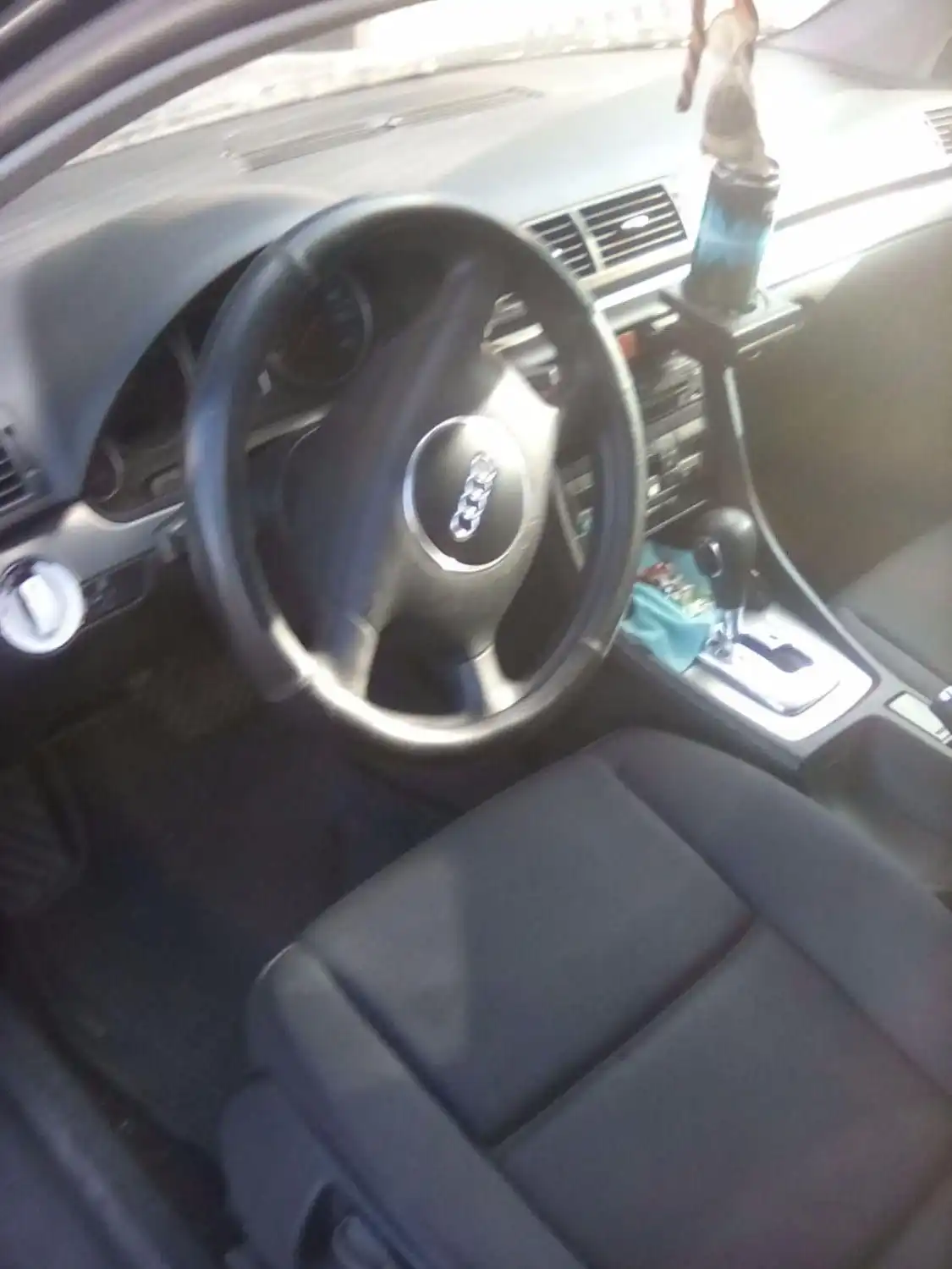 Фото автомобиля AUDI A4, 2002 — госномер У562УС152. Цвет: СЕРЫЙ