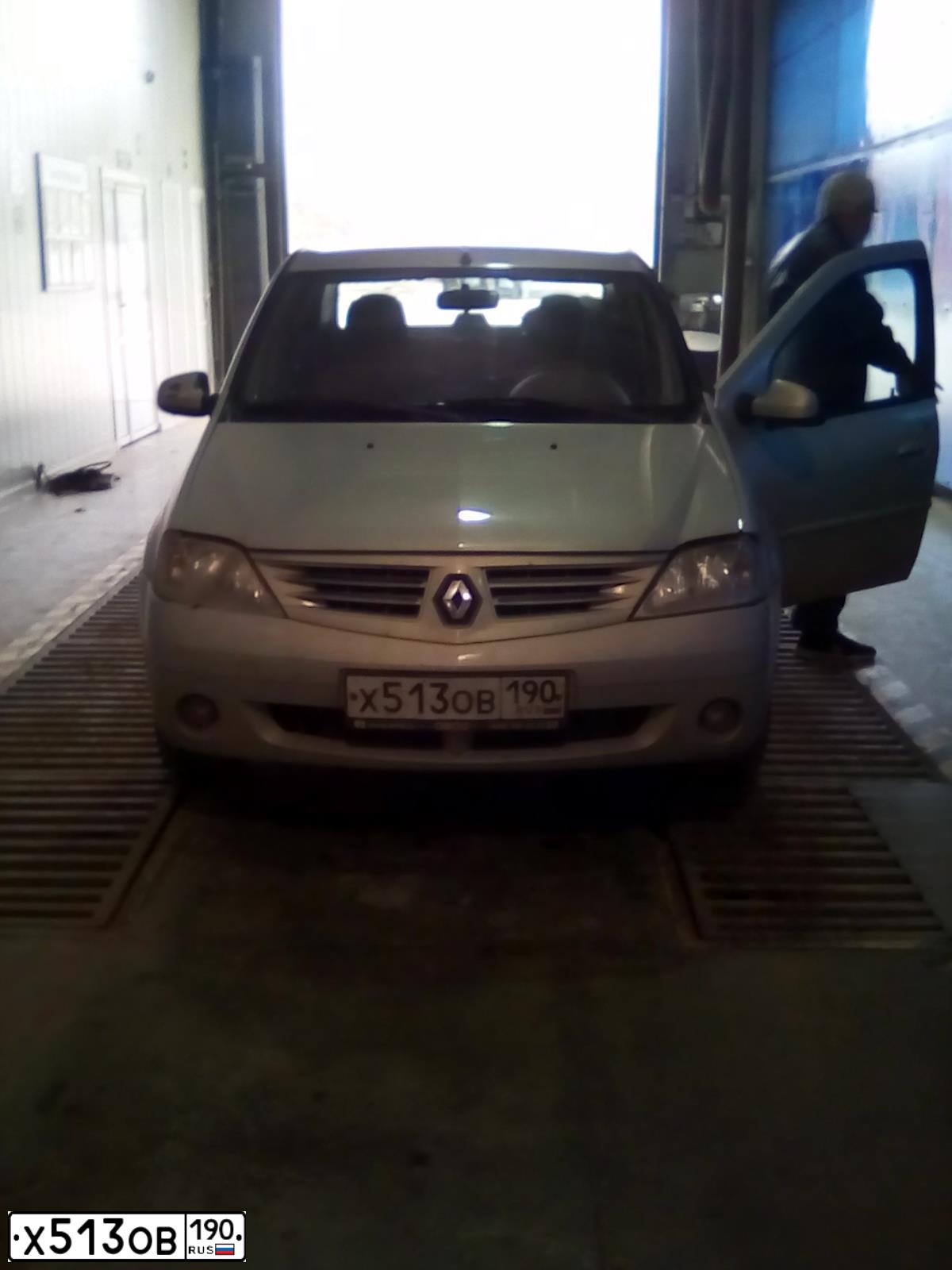Фото автомобиля RENAULT T LOGAN, 2009 — госномер Х513ОВ190. Цвет: СЕРЫЙ