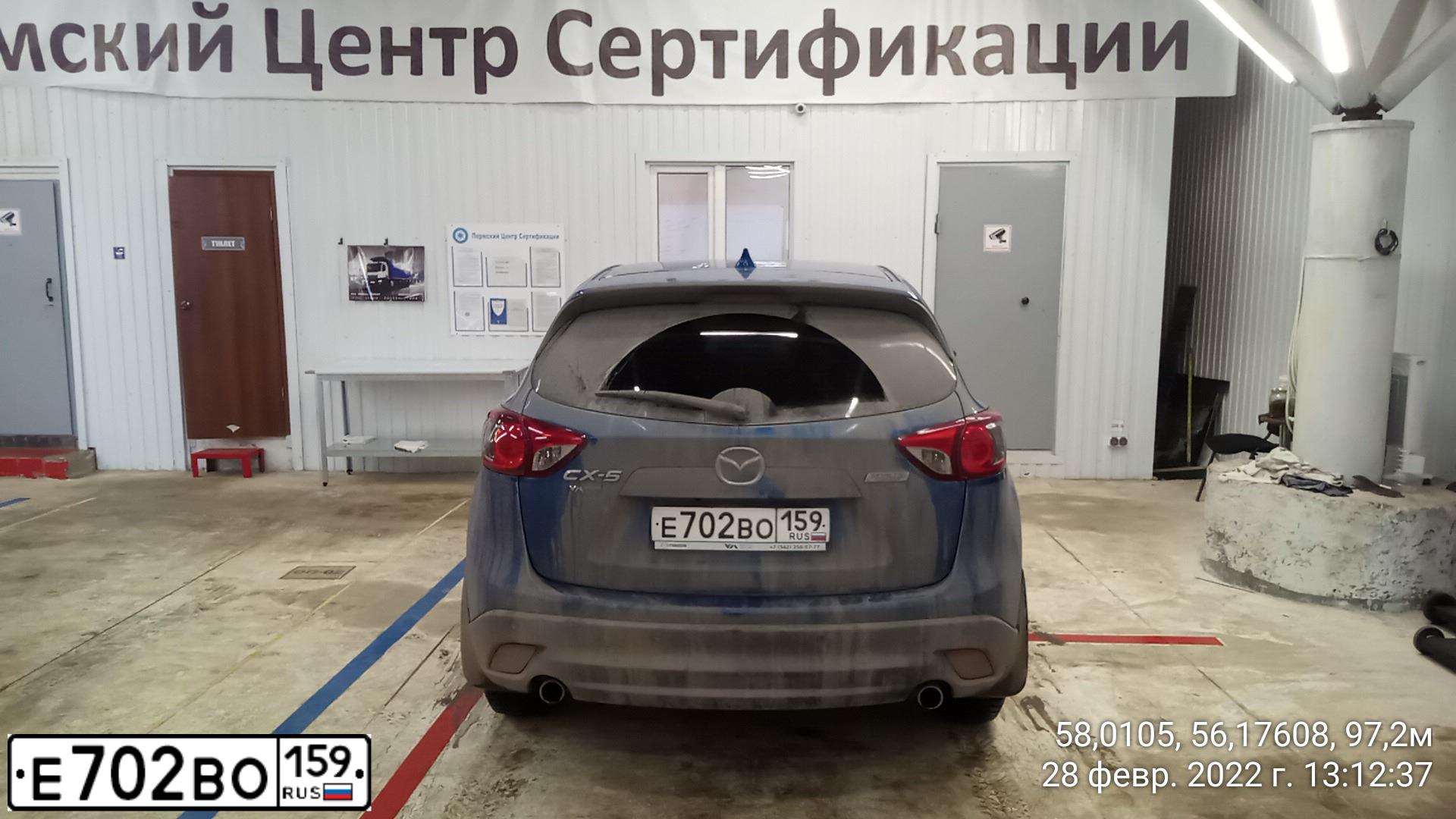 Фото автомобиля TOYOTA CAMRY, 2019 — госномер А983РК799. Цвет: БЕЛЫЙ
