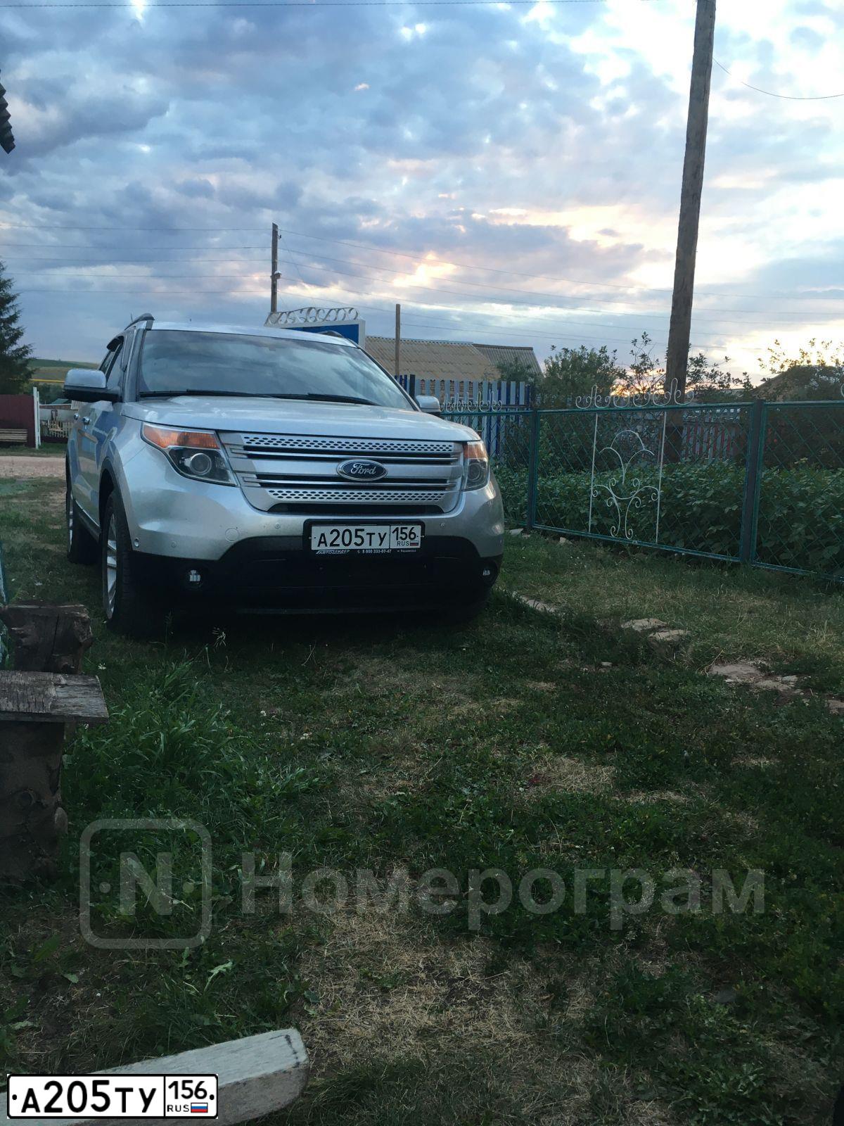 Фото автомобиля FORD EXPLORER, 2012 — госномер А205ТУ156. Цвет: СВЕТЛО-СЕРЫЙ