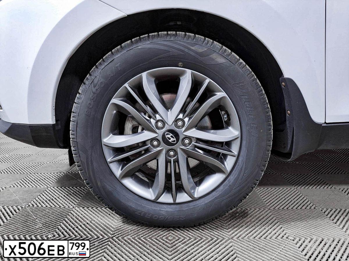 Фото автомобиля HYUNDAI IX35, 2015 — госномер Х506ЕВ799. Цвет: Белый