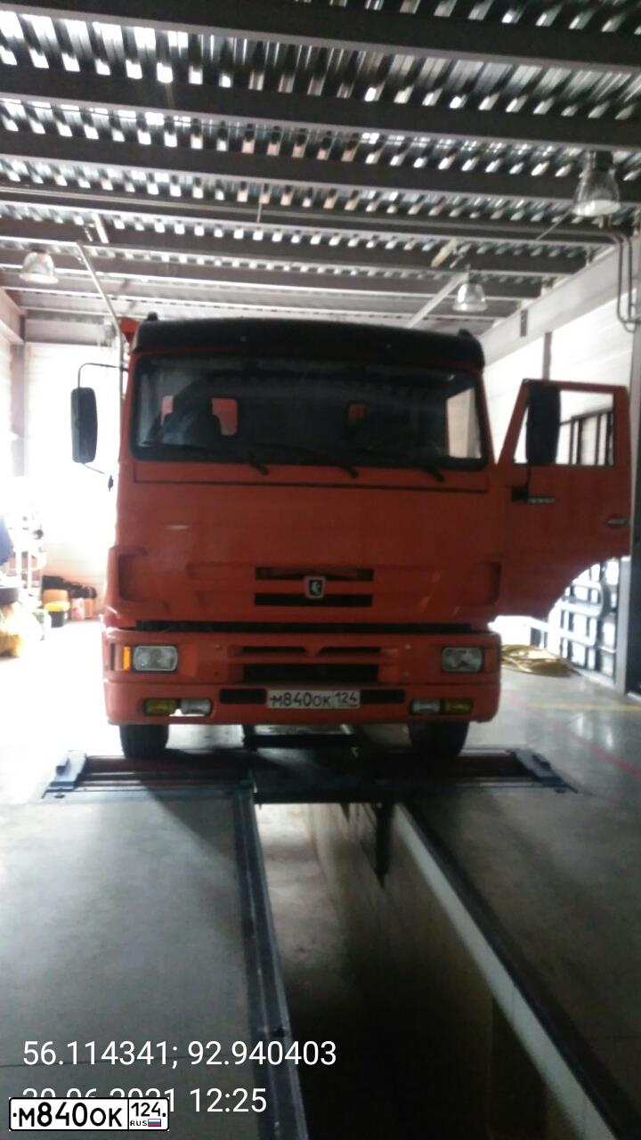 Фото автомобиля KAMAZ 6520 /6X4/, 2005 — госномер К851КС124. Цвет: Оранжевый