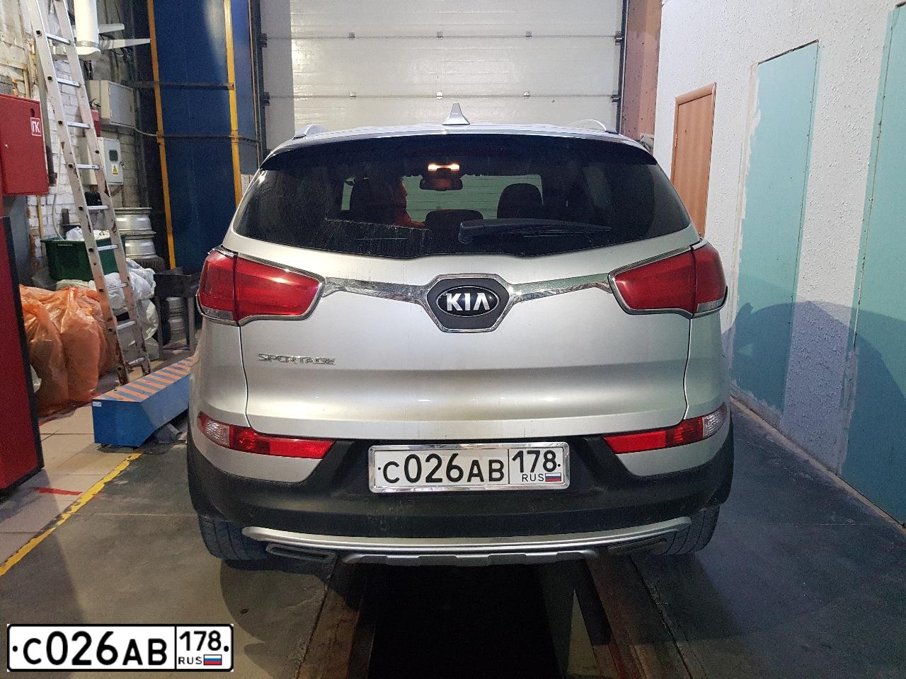 Фото автомобиля KIA SPORTAGE, 2014 — госномер Р496ЕР154. Цвет: СЕРЕБРИСТЫЙ