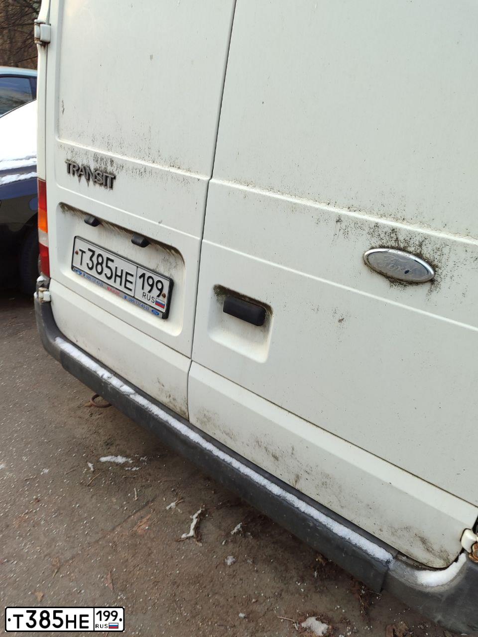 Фото автомобиля FORD TRANSIT, 2004 — госномер Т385НЕ199. Цвет: БЕЛЫЙ