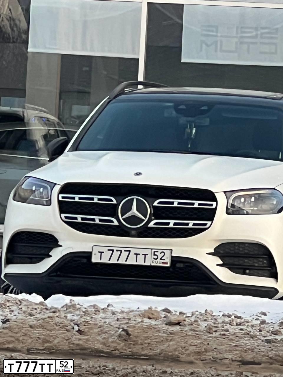 Фото автомобиля AUDI A7, 2012 — госномер Е079ЕК164. Цвет: СЕРО-КОРИЧНЕВЫЙ