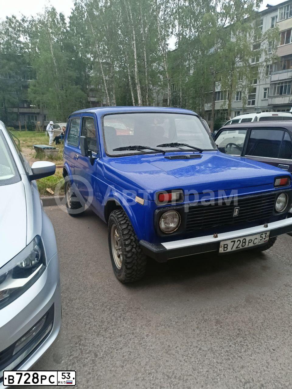 Фото автомобиля LADA 2121 NIVA, 1999 — госномер В728РС53. Цвет: СИНИЙ
