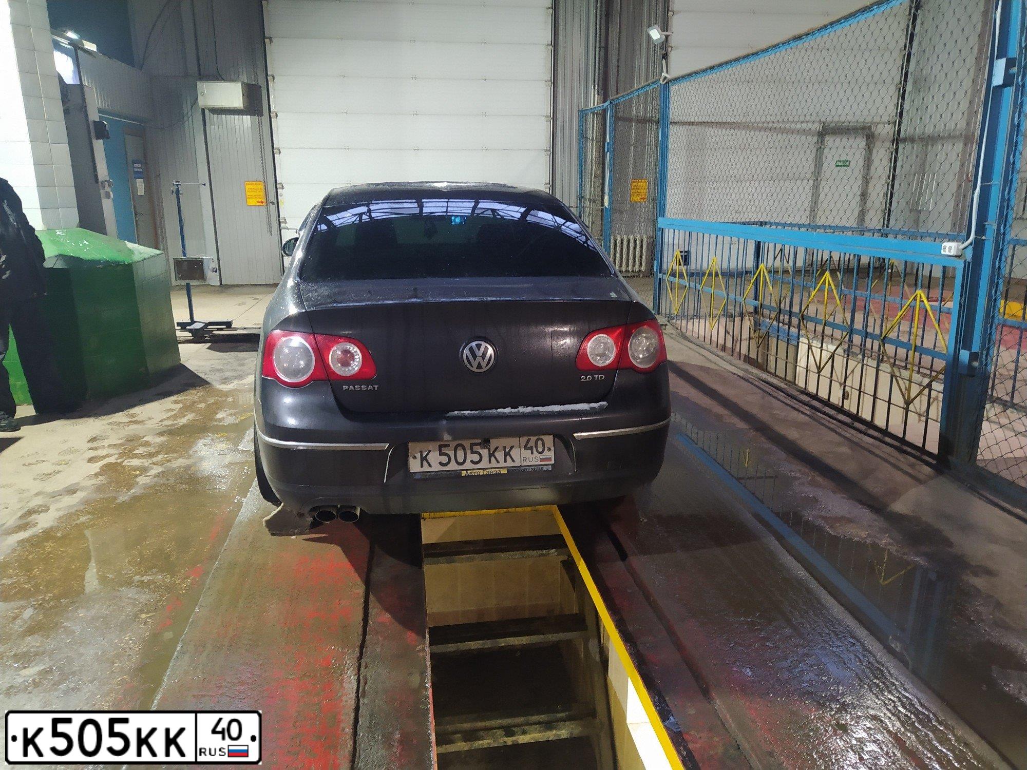 Фото автомобиля VOLKSWAGEN PASSAT, 2008 — госномер К505КК40. Цвет: ЧЕРНО-СЕРЫЙ