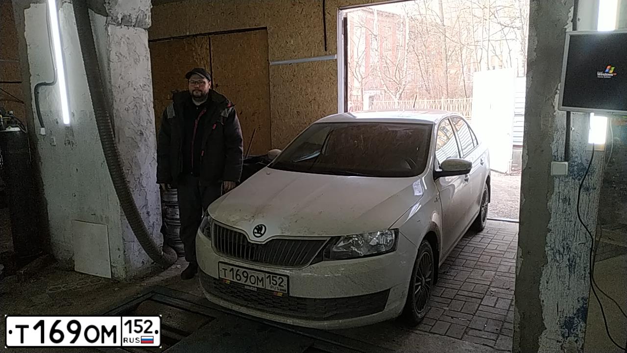 Фото автомобиля SKODA RAPID, 2018 — госномер А003МТ252. Цвет: Белый
