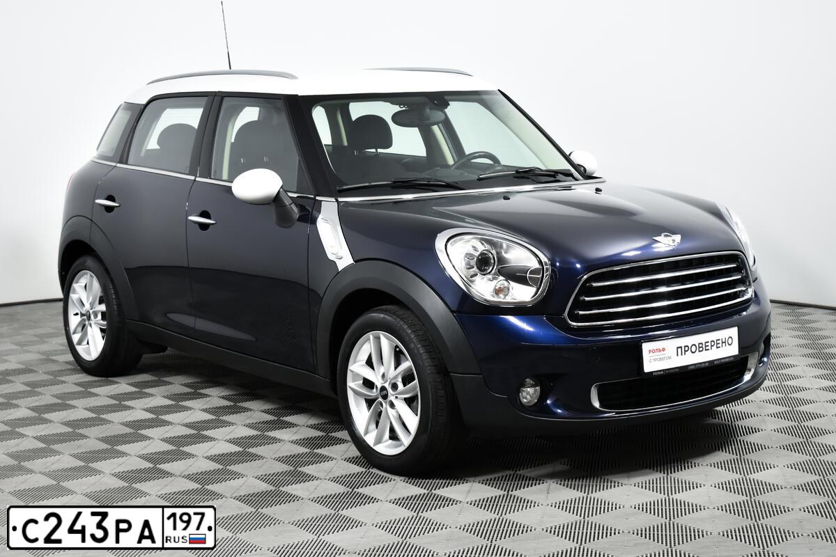 Фото автомобиля MINI I MINI, 2011 — госномер С243РА197. Цвет: темно-синий белый