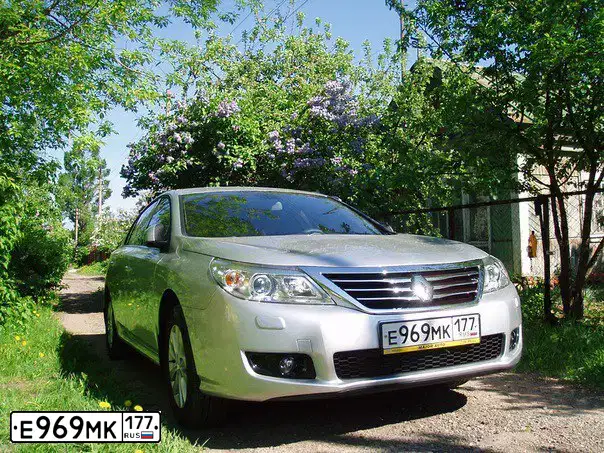 Фото автомобиля VOLKSWAGEN CARAVELLE, 2008 — госномер Е969МК177. Цвет: СЕРЫЙ