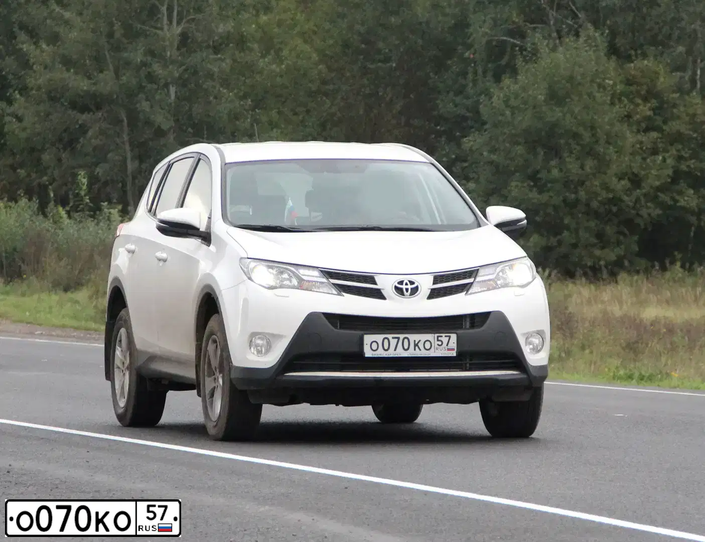 Фото автомобиля TOYOTA RAV4, 2013 — госномер О070КО57