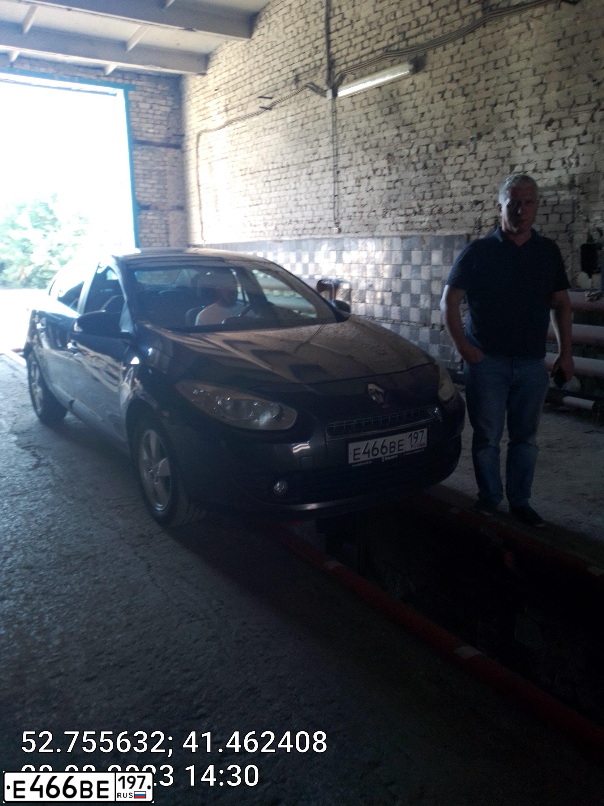 Фото автомобиля RENAULT FLUENCE, 2010 — госномер О877ХХ68. Цвет: темно-серый