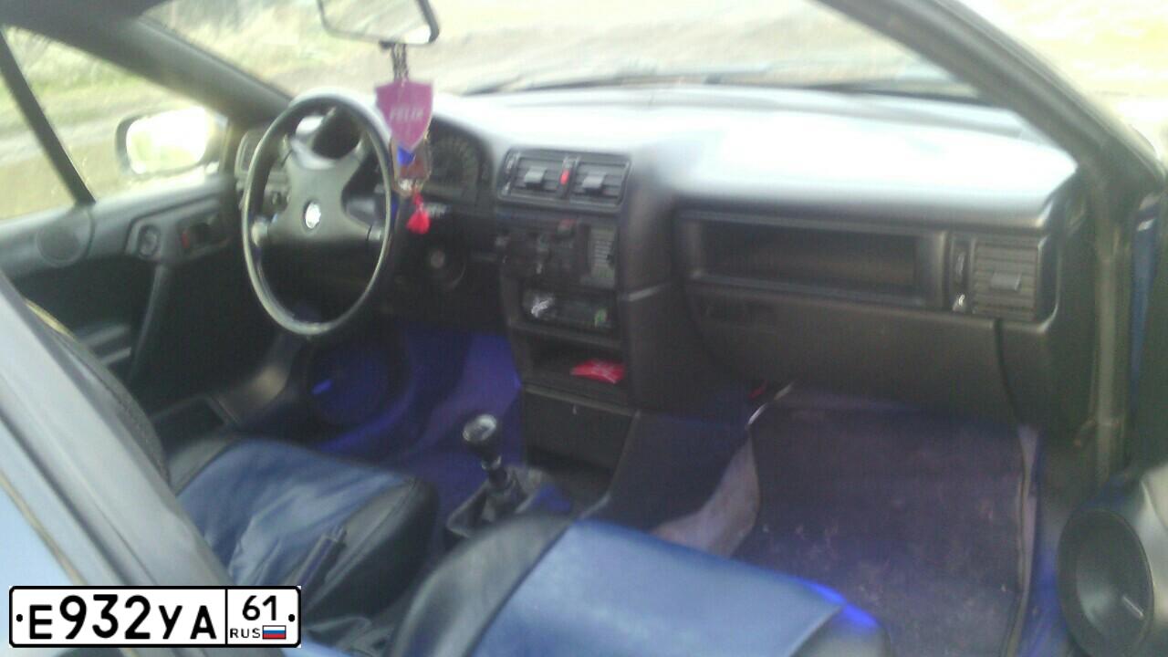 Фото автомобиля OPEL CALIBRA, 1993 — госномер У003ОК66. Цвет: синий