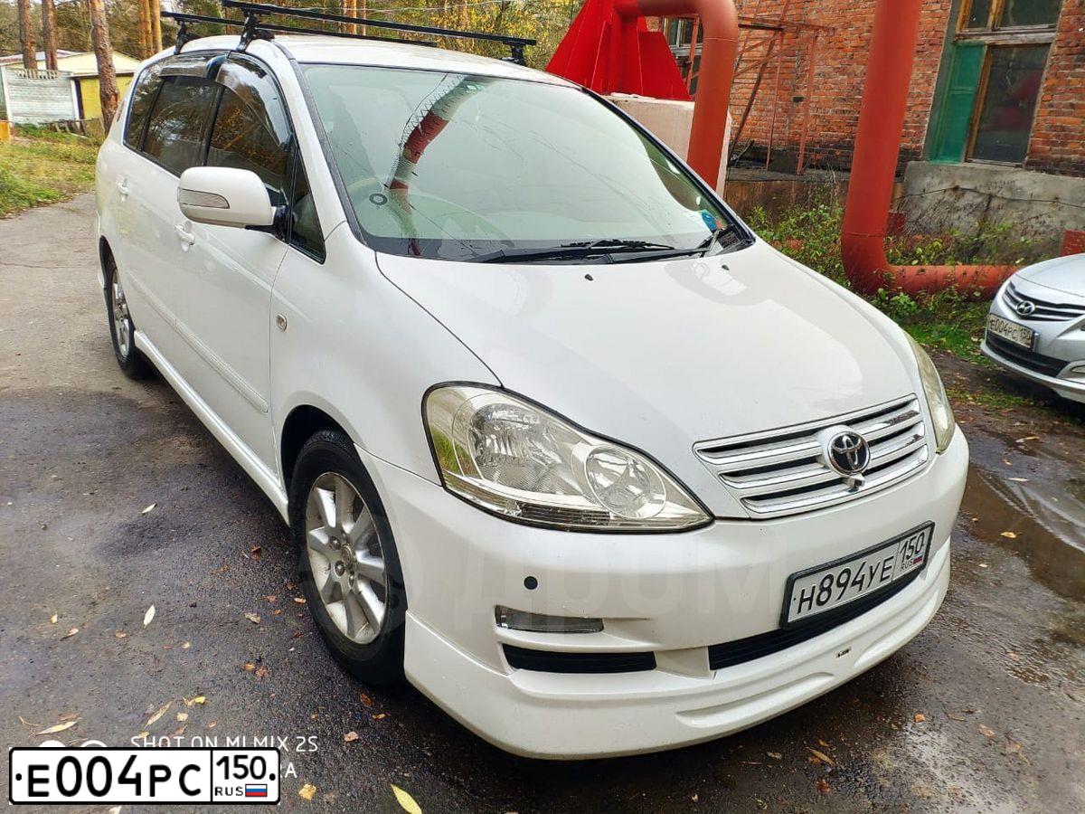 Фото автомобиля HYUNDAI SOLARIS, 2016 — госномер Е004РС150. Цвет: СЕРЫЙ СВЕТЛЫЙ