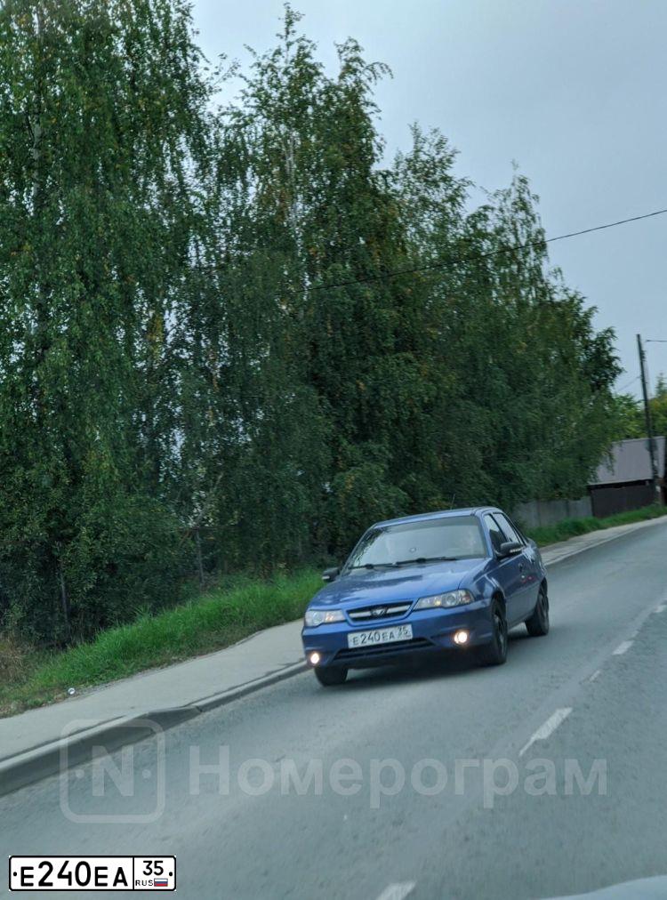 Фото автомобиля DAEWOO NEXIA, 2012 — госномер М510АС35. Цвет: СИНЕ-ГЛАЗУРИСТЫЙ