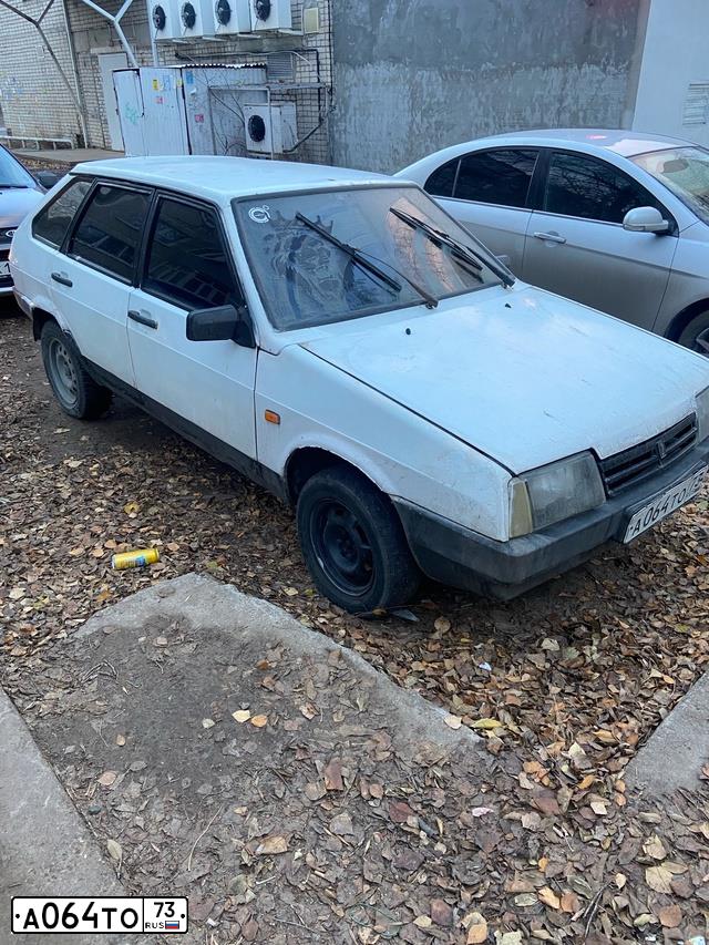 Фото автомобиля LADA 2109 SAMARA, 2000 — госномер А064ТО73. Цвет: ЯРКО-БЕЛЫЙ