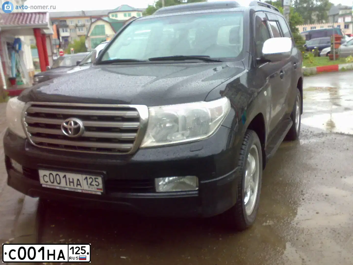 Фото автомобиля TOYOTA LANDCRUISER 200, 2008 — госномер В592МС125. Цвет: ЧЕРНЫЙ