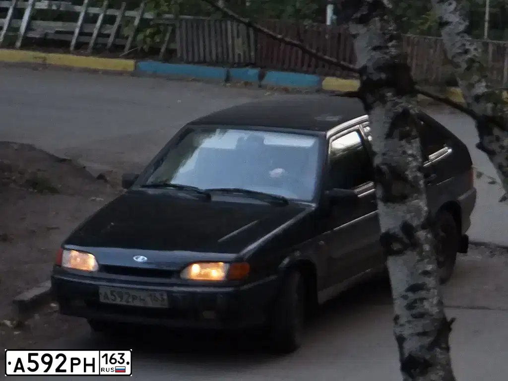 Фото автомобиля LADA 2114 SAMARA, 2009 — госномер А592РН163. Цвет: ГРАФИТОВЫЙ МЕТАЛЛИК