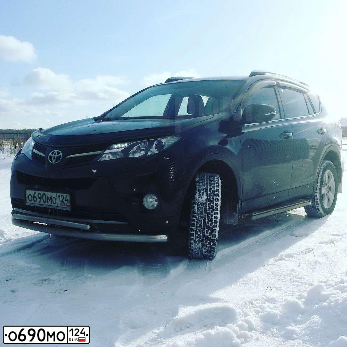 Фото автомобиля TOYOTA RAV4, 2013 — госномер О690МО124. Цвет: ЧЕРНЫЙ