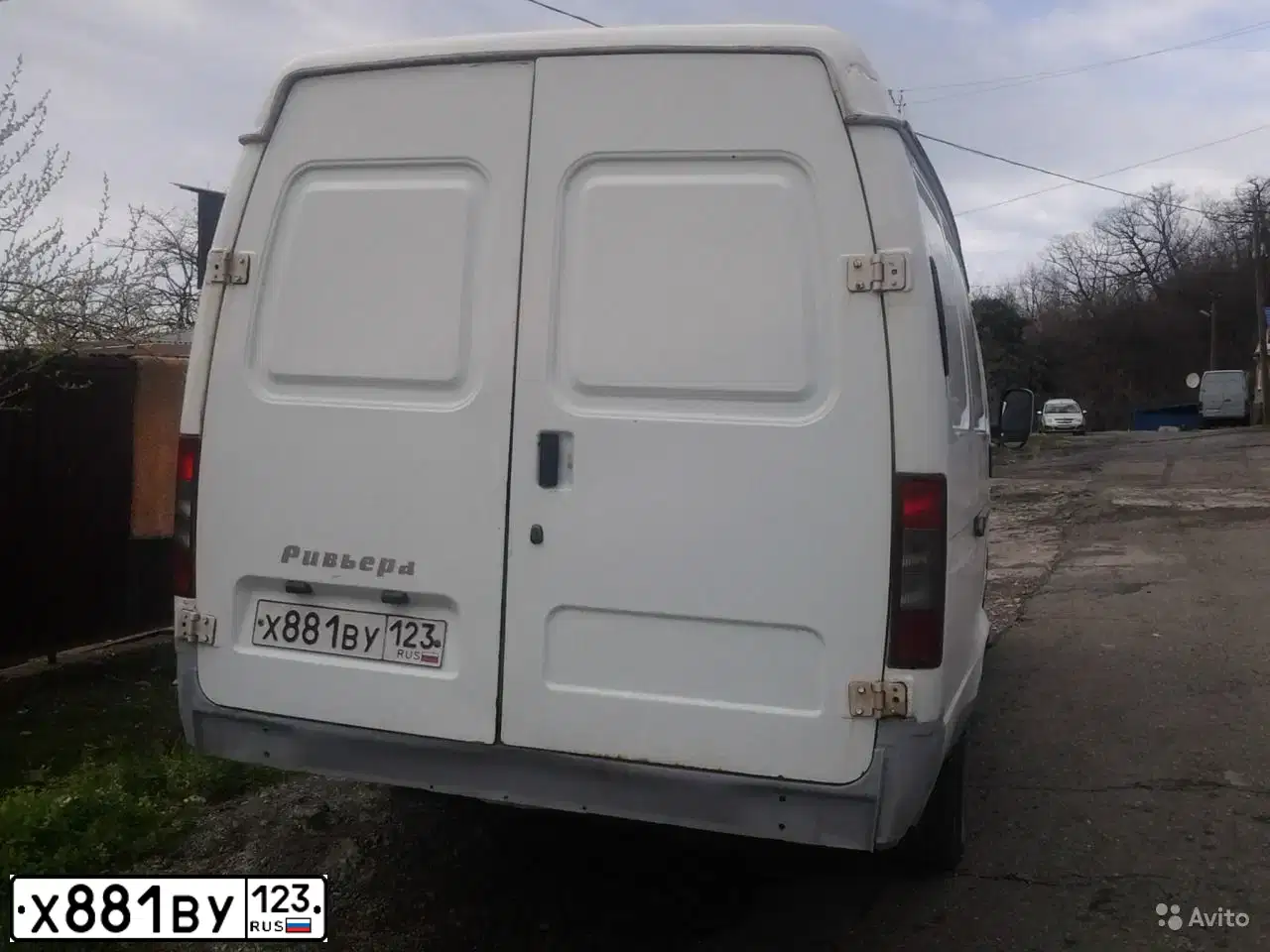 Фото автомобиля LADA 2110, 2001 — госномер С967ЕО193. Цвет: СВЕТЛО-СЕРЕБ МЕТАЛЛ
