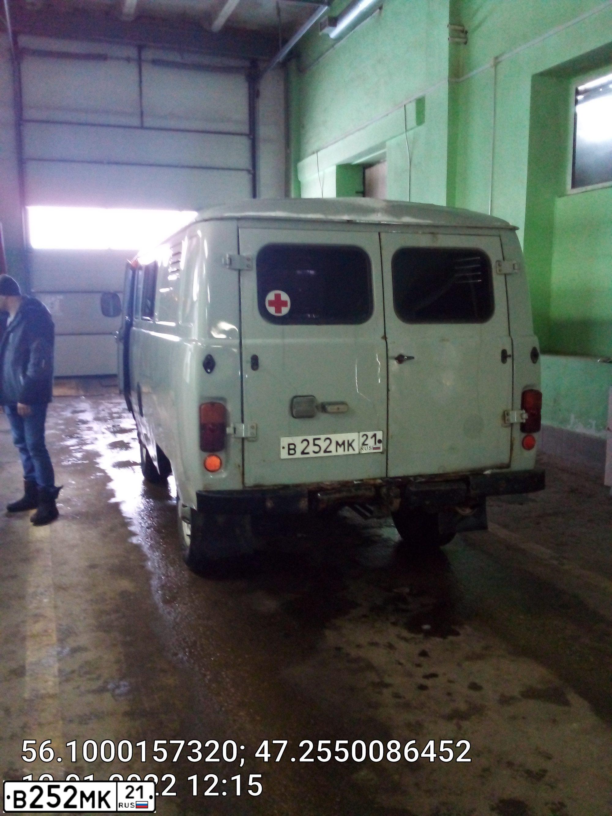 Фото автомобиля UAZ 3741, 2008 — госномер М334ЕР21. Цвет: БЕЛАЯ НОЧЬ